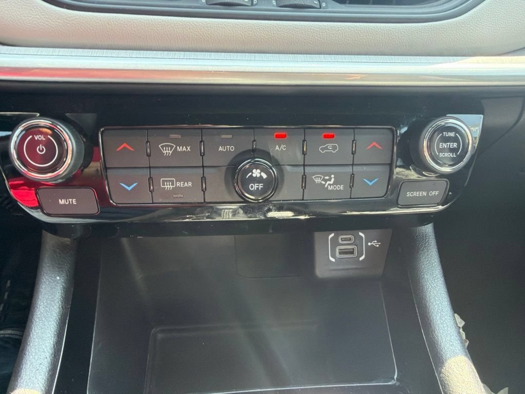 Used 2025 Jeep Compass Limited AWD/4WD image 31