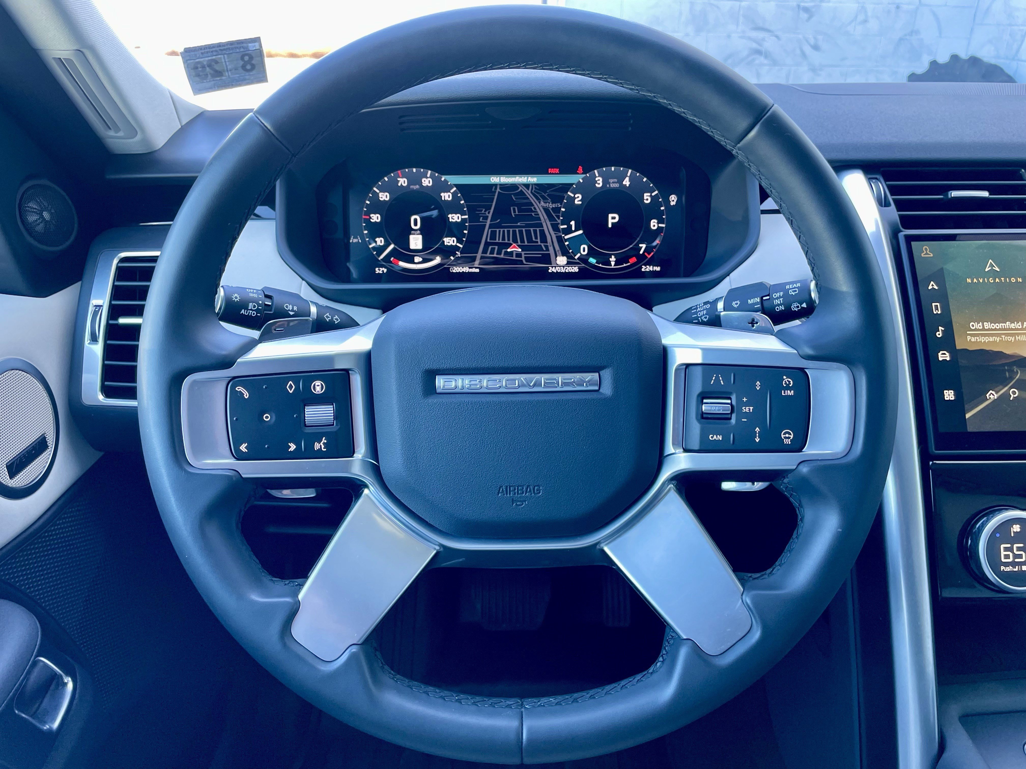 Certified 2024 Land Rover Discovery S image 21