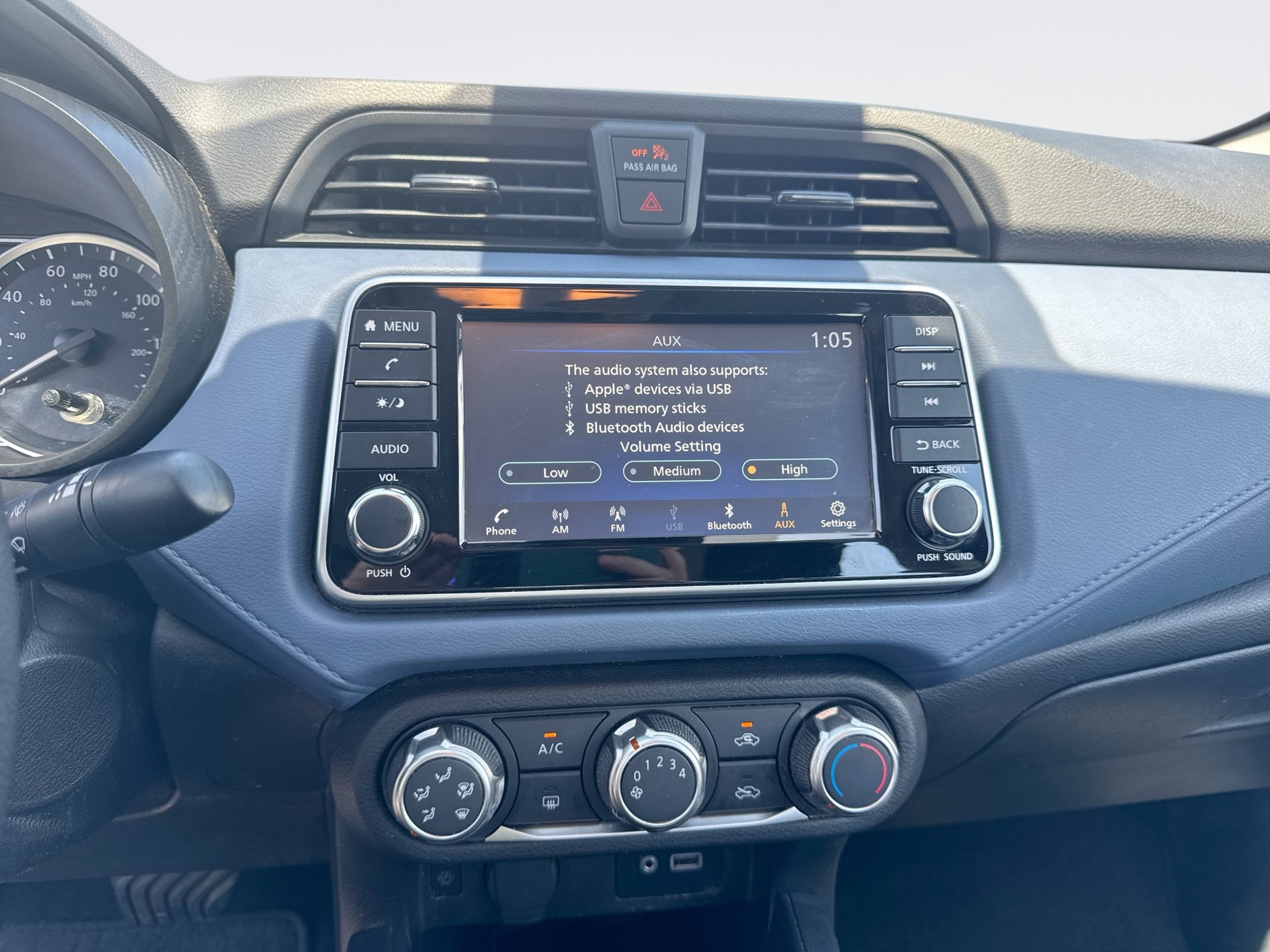 Used 2024 Nissan Versa SV w/ Trunk Package FWD image 18