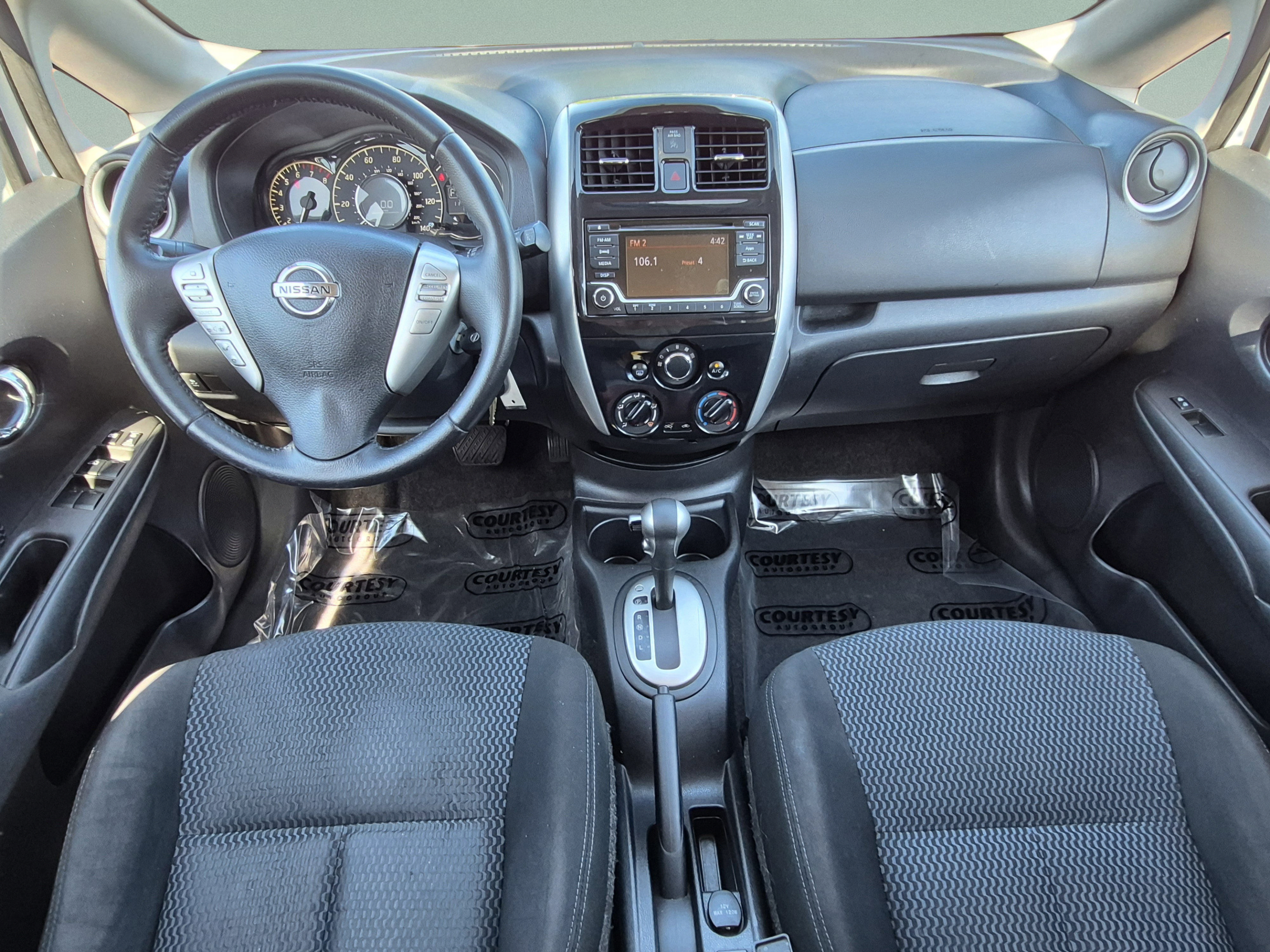 Used 2016 Nissan Versa Note SV FWD image 10