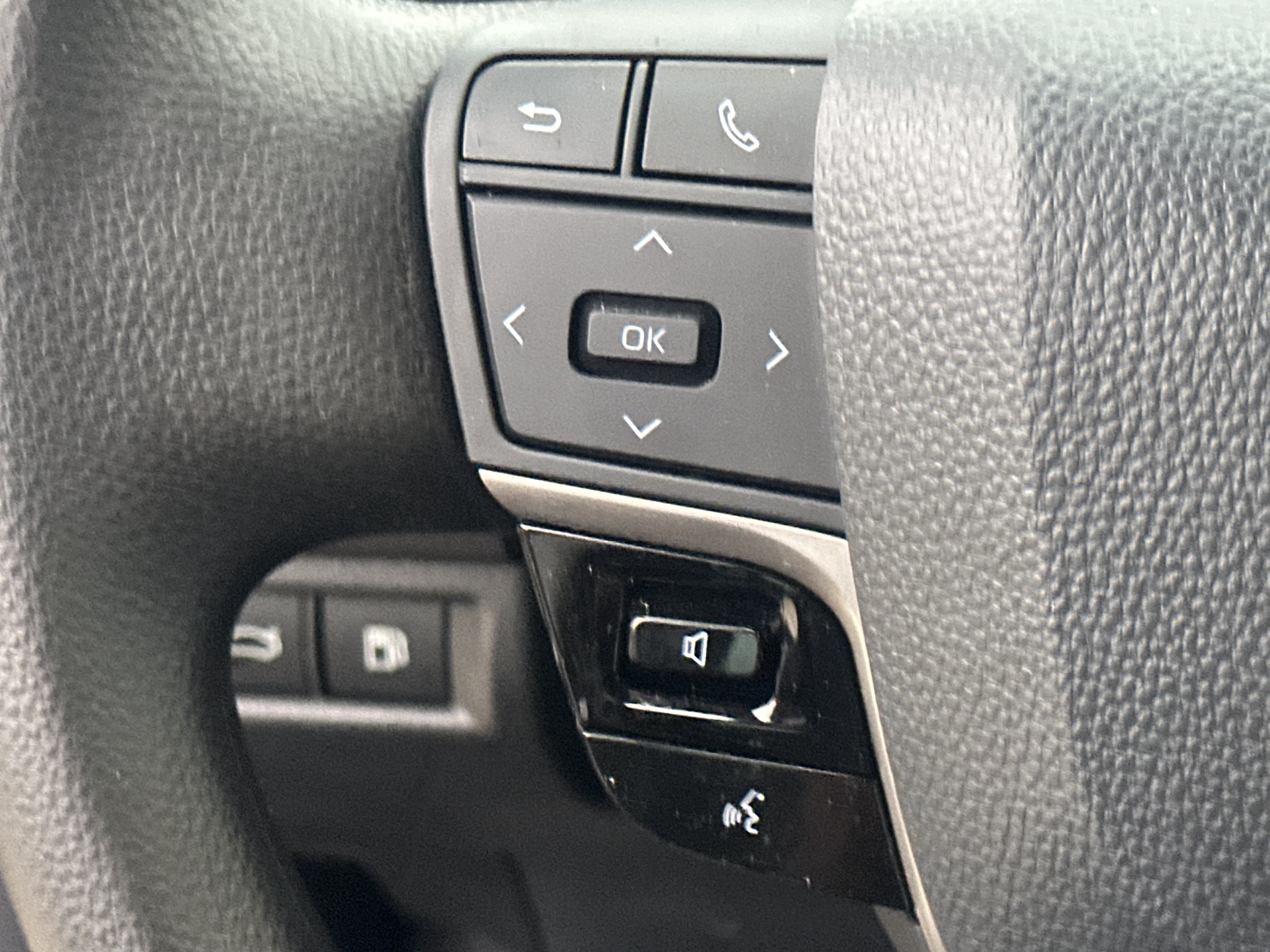 Used 2026 Toyota Camry LE FWD image 24