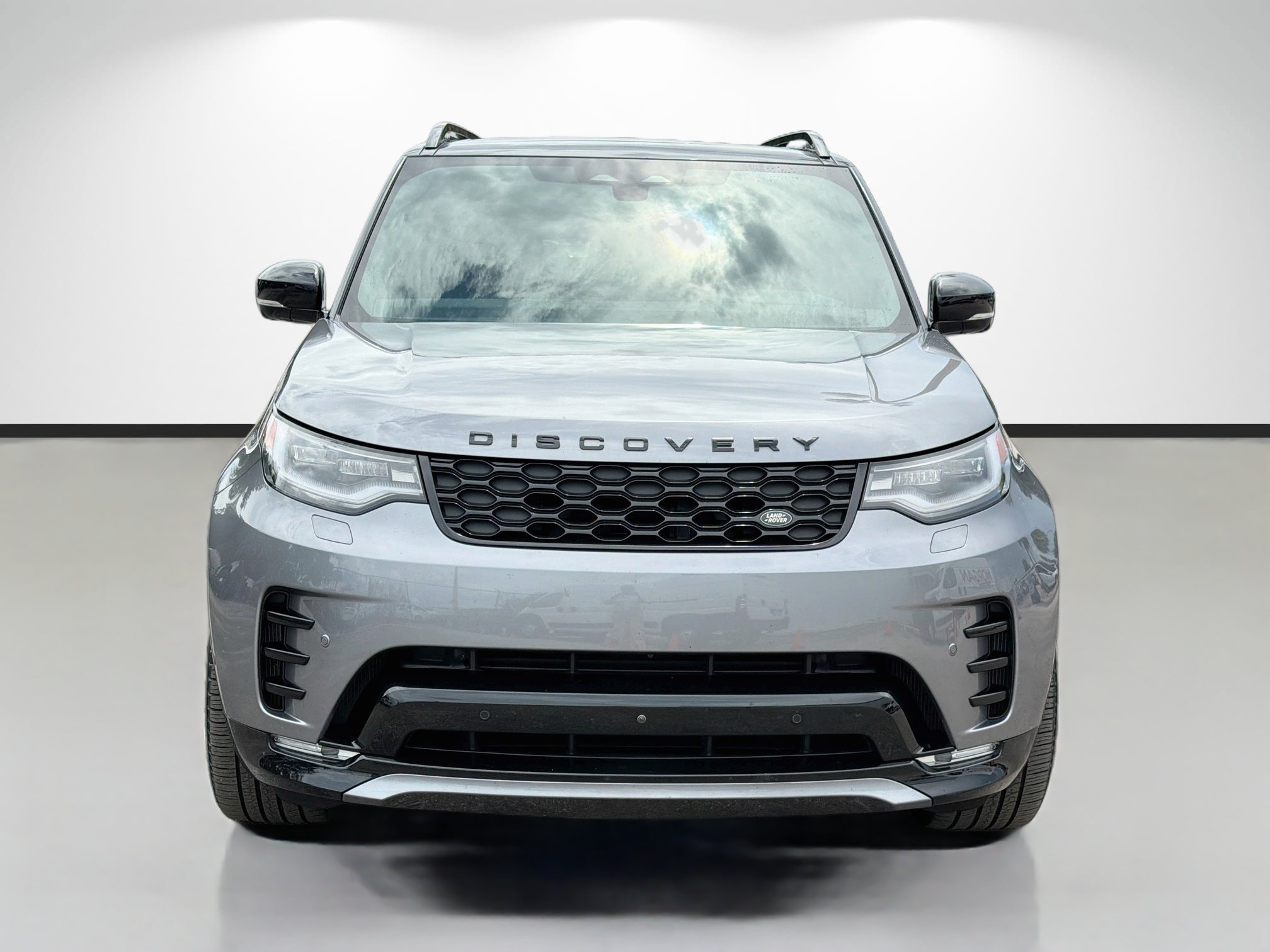 Certified 2025 Land Rover Discovery Dynamic SE AWD/4WD image 8