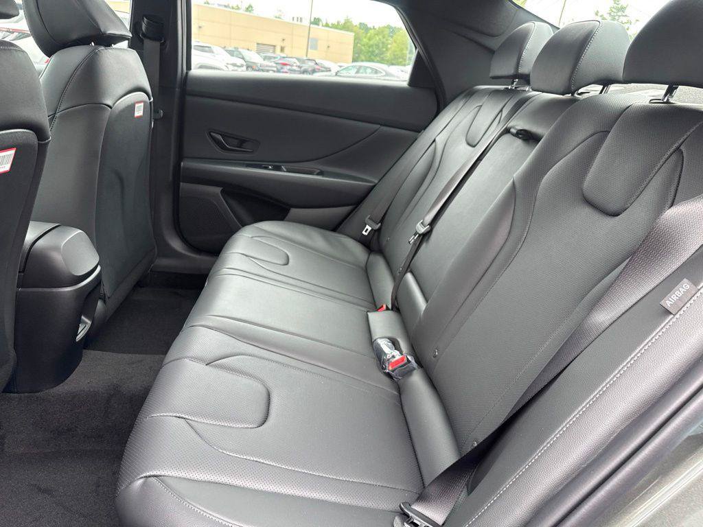 New 2026 Hyundai Elantra SEL Sport FWD image 21