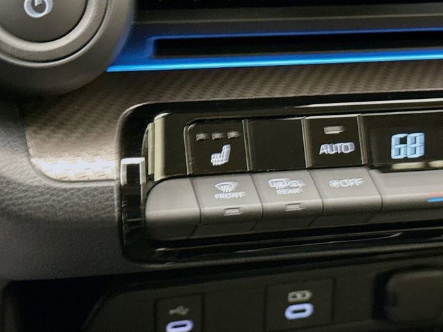 Used 2024 Toyota Prius XLE image 20