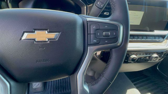 Used 2023 Chevrolet Silverado 1500 LT AWD/4WD image 19