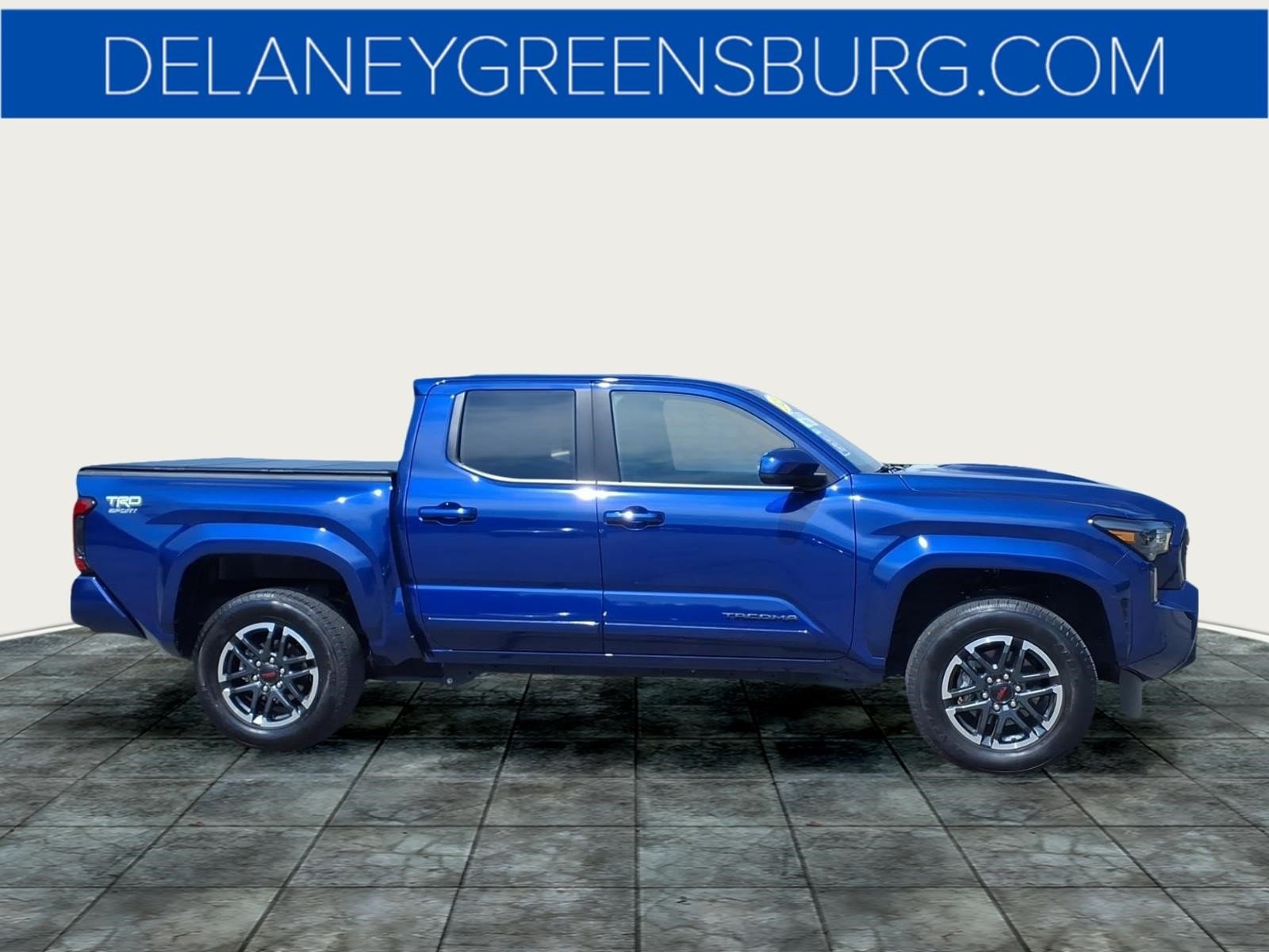 Used 2025 Toyota Tacoma TRD Sport AWD/4WD image 2
