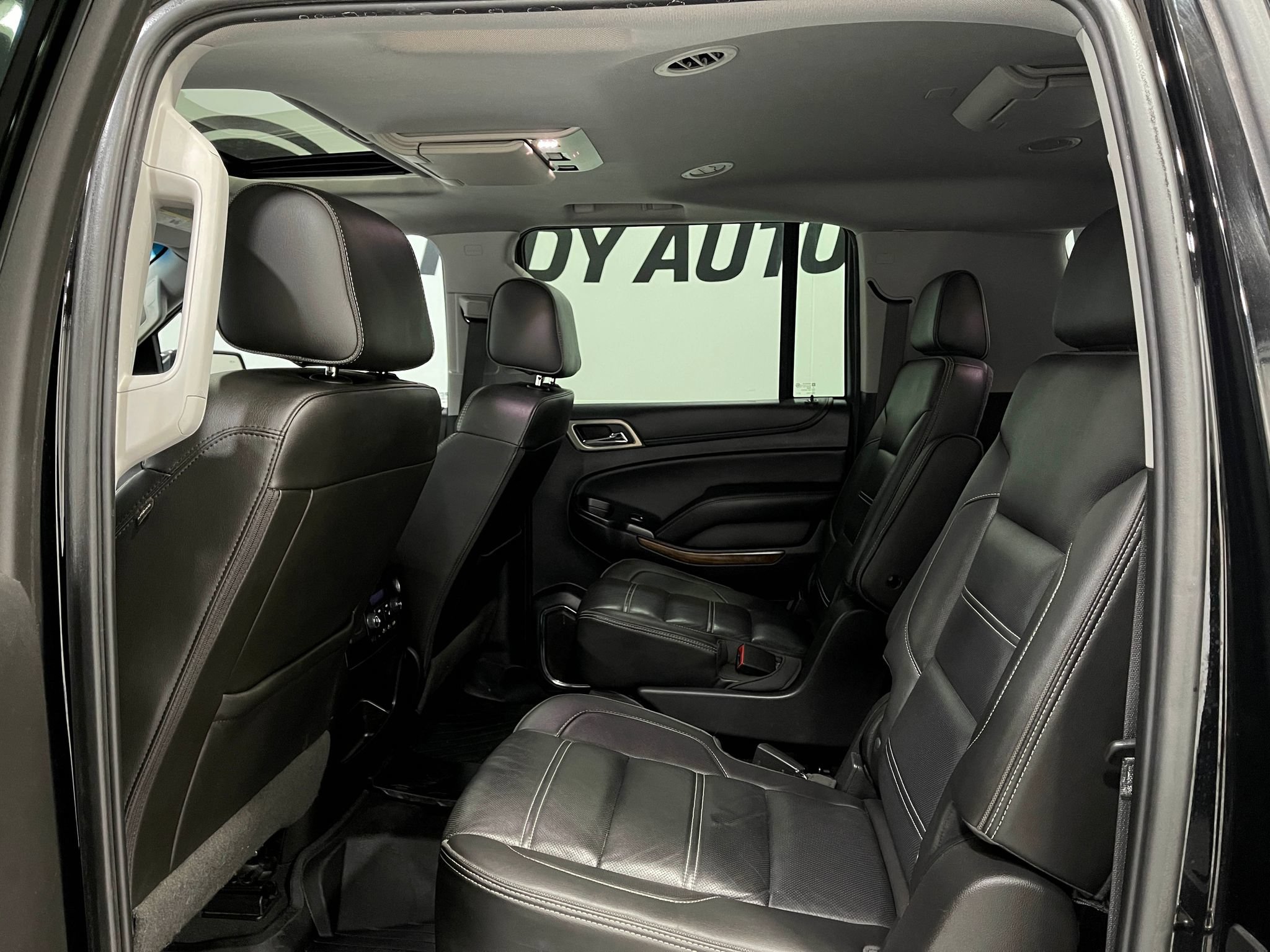 Used 2019 GMC Yukon XL Denali w/ Denali Ultimate Package AWD/4WD image 31