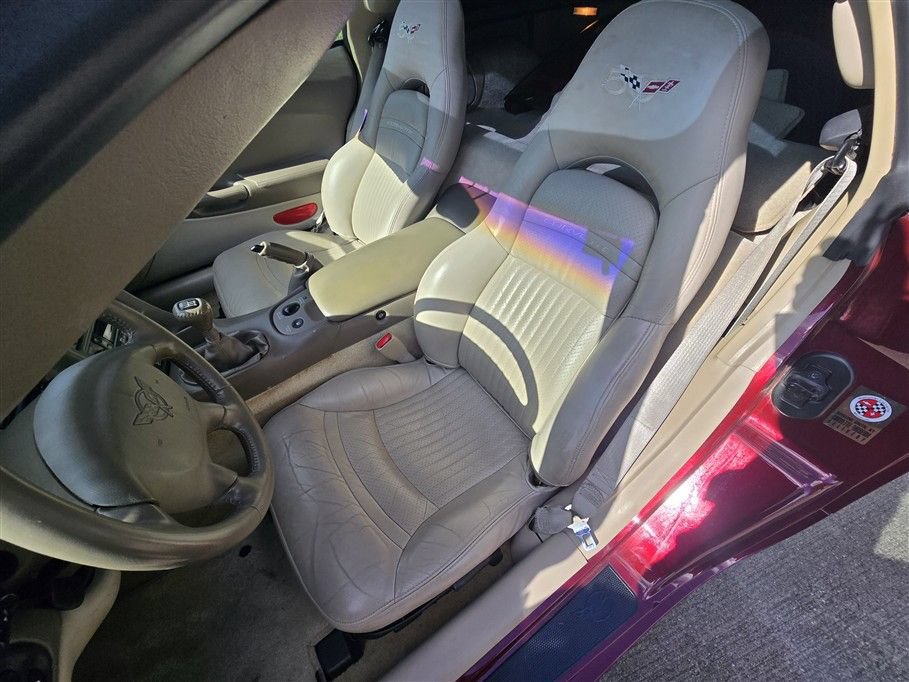 Used 2003 Chevrolet Corvette Coupe w/ Preferred Equipment Group RWD image 10