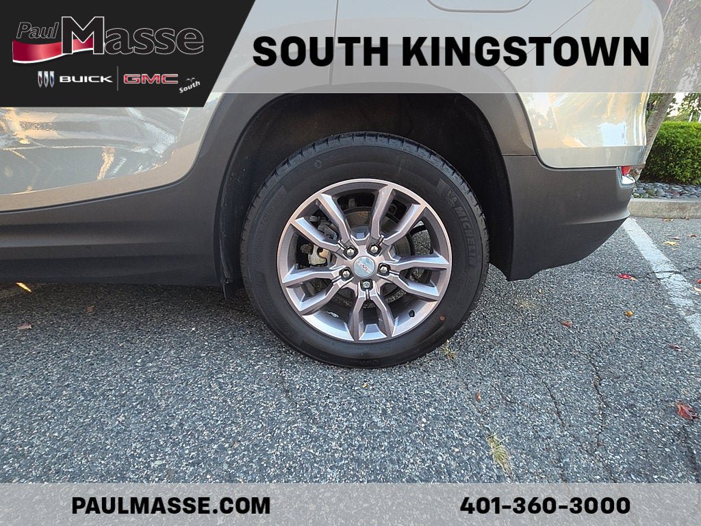 Used 2023 GMC Terrain SLT AWD/4WD image 8
