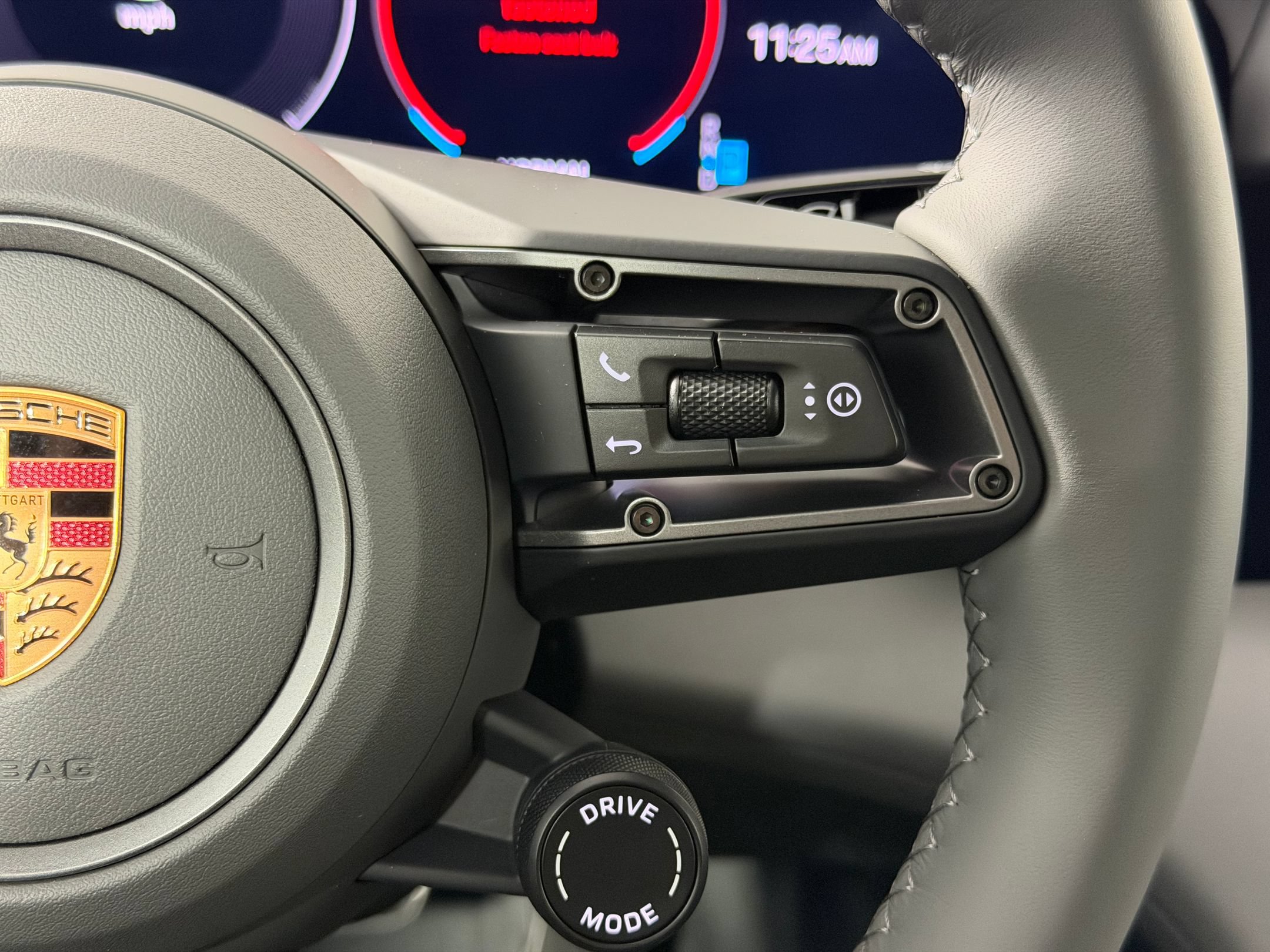 Certified 2026 Porsche Taycan AWD/4WD image 22