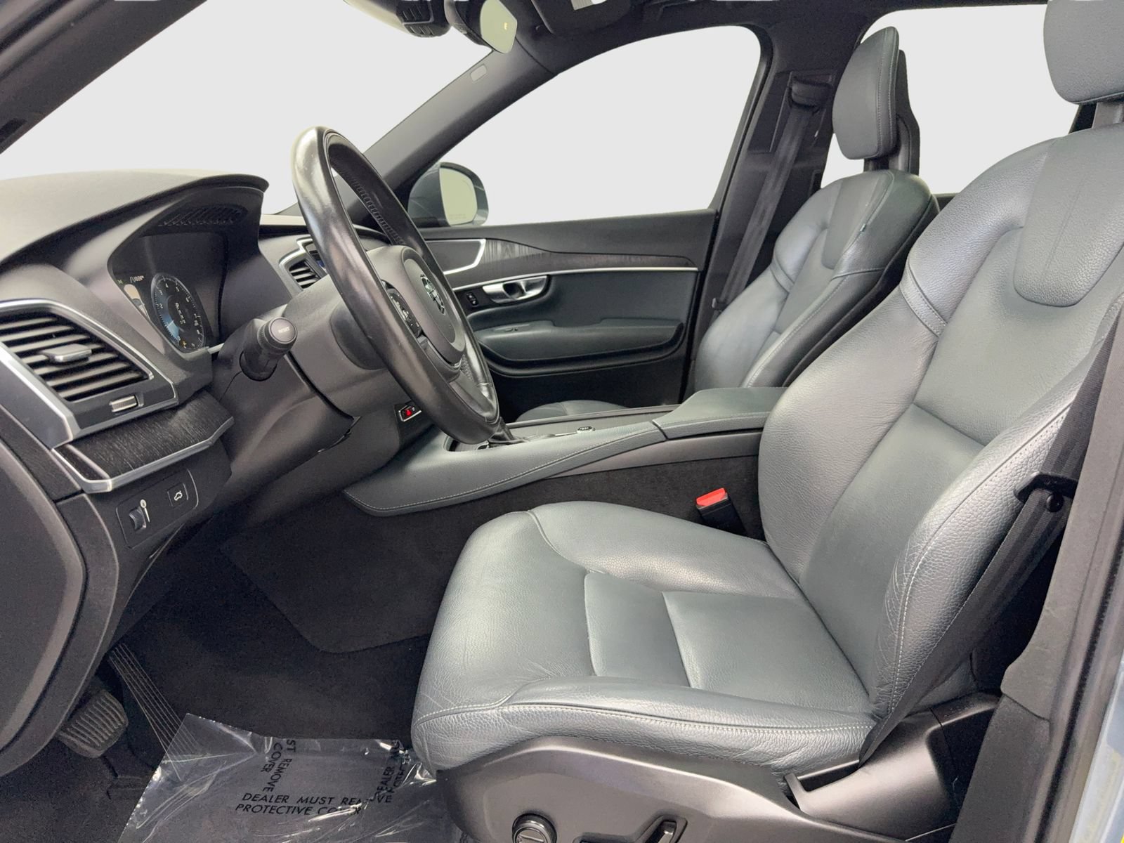 Used 2020 Volvo XC90 T6 Momentum w/ Protection Package Premier AWD/4WD image 17