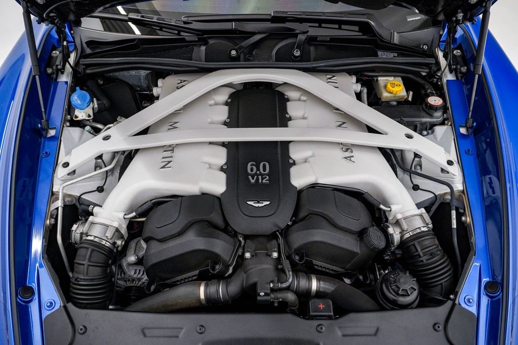 Used 2014 Aston Martin Vanquish Coupe image 34