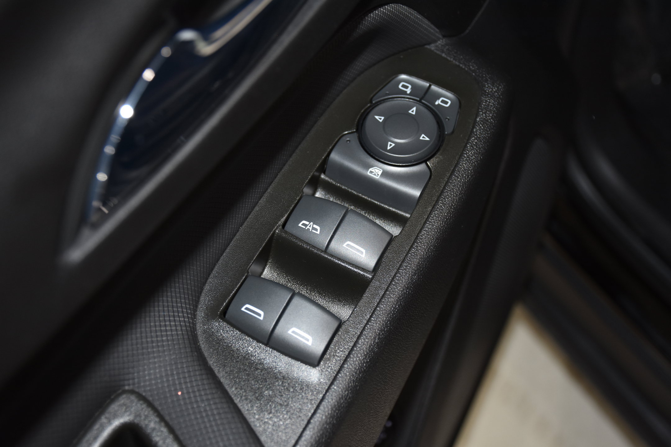 Used 2023 Chevrolet Equinox RS FWD image 26
