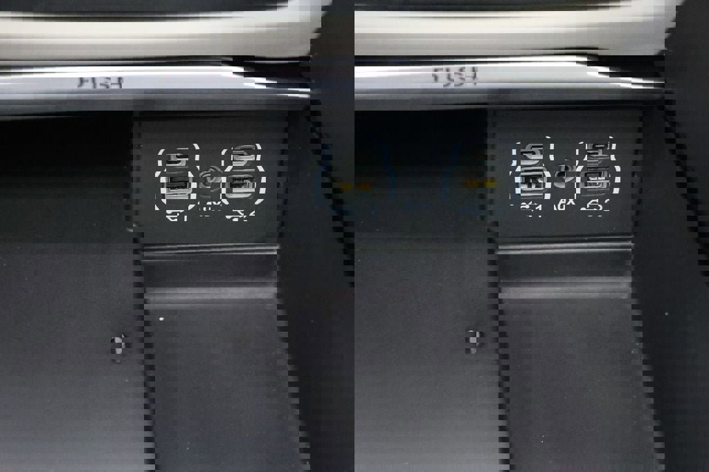 Used 2024 Chrysler Pacifica Limited image 29