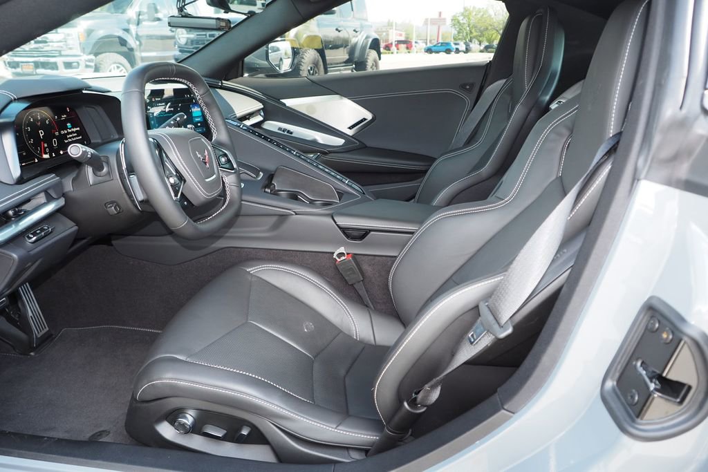 Used 2025 Chevrolet Corvette Stingray Preferred Cpe w/ Z51 Performance Package RWD image 13