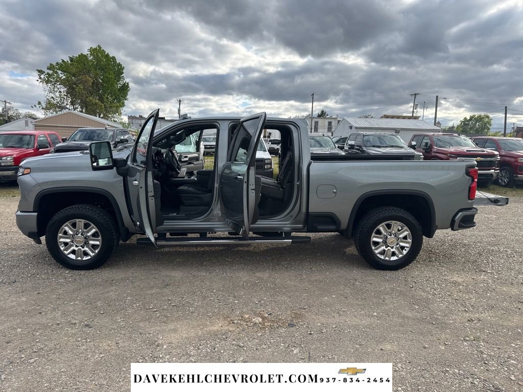 Used 2025 Chevrolet Silverado 2500 High Country w/ High Country Premium Package AWD/4WD image 34