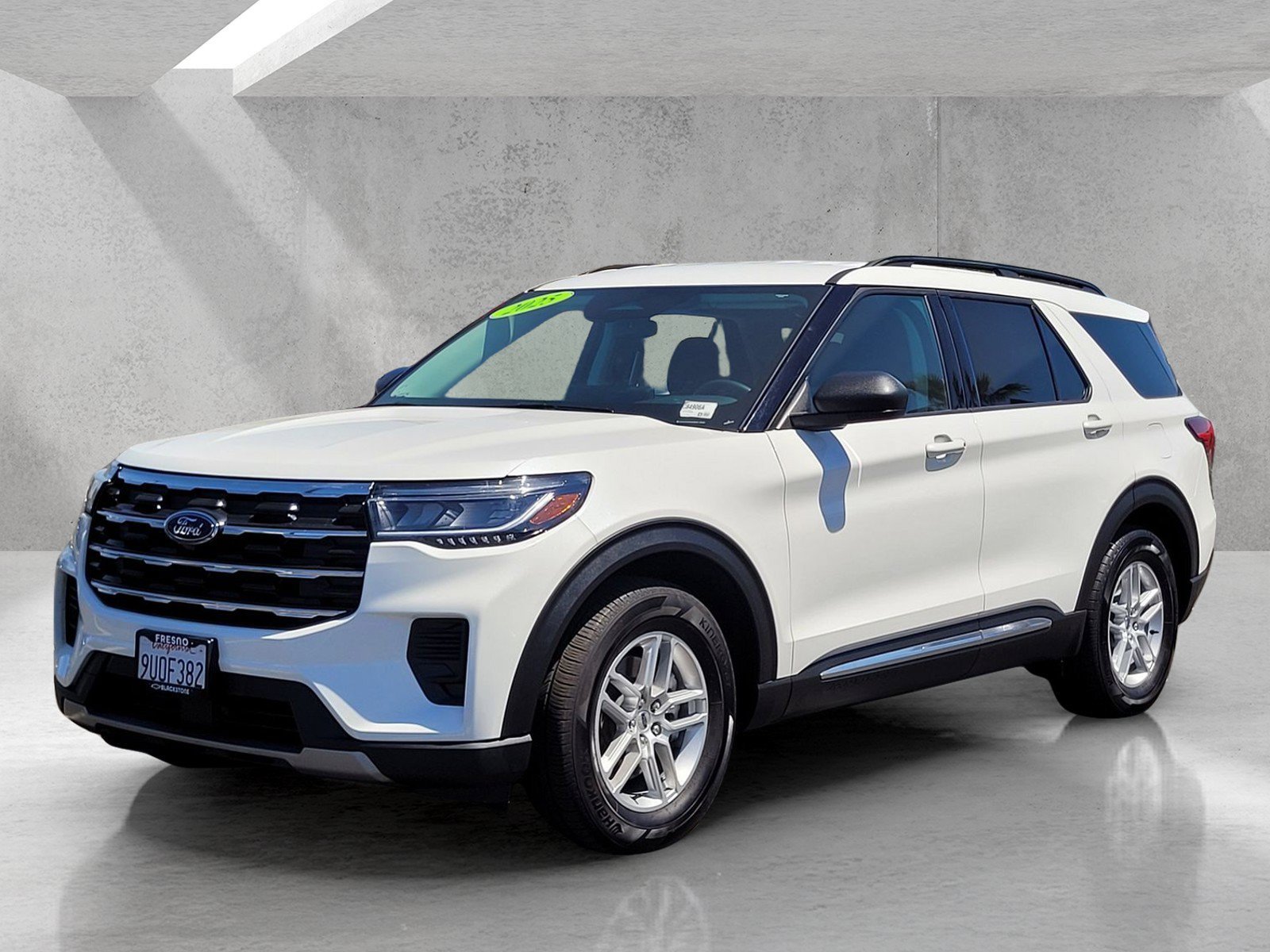 Used 2025 Ford Explorer Active RWD image 9