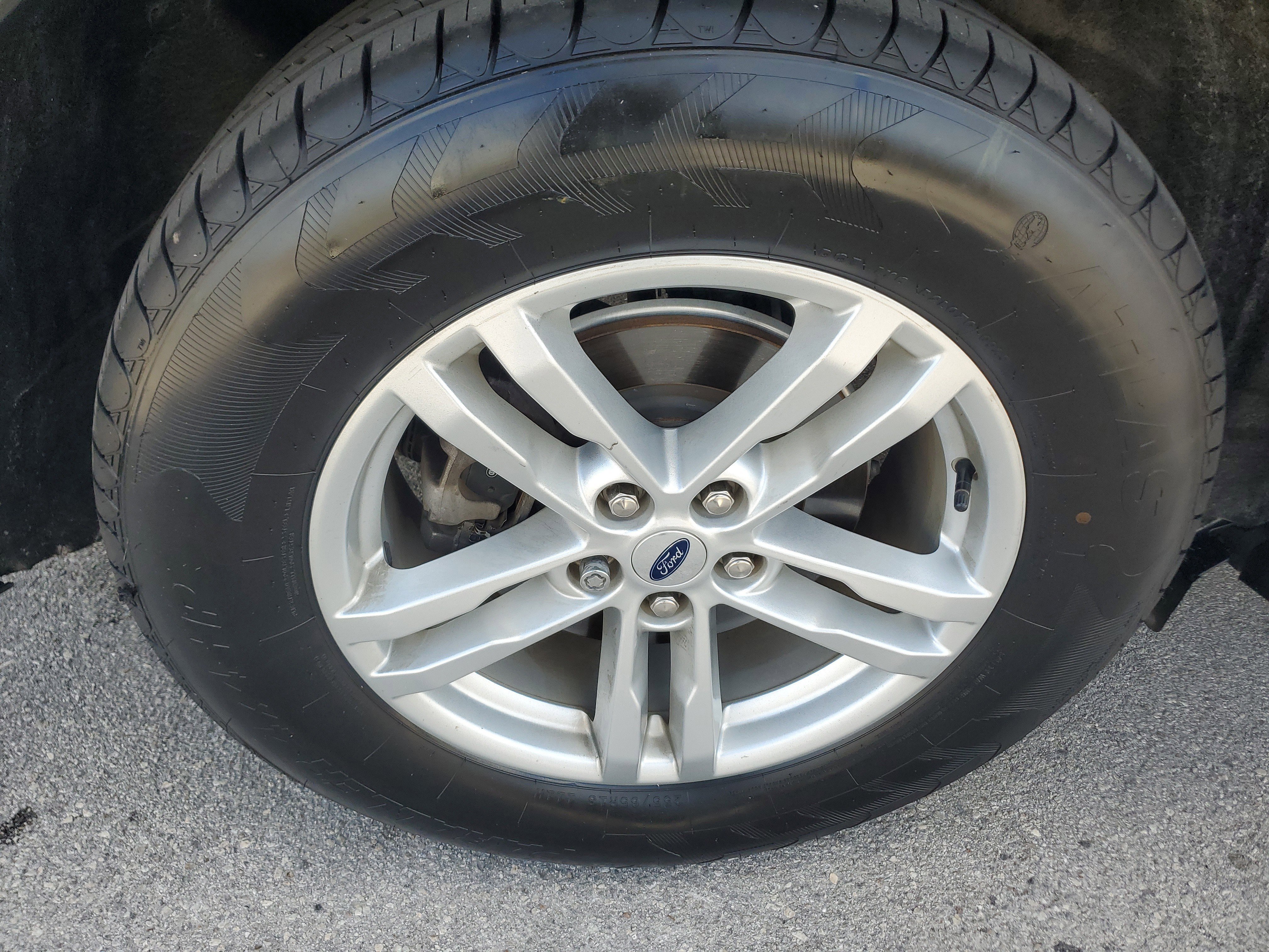 Used 2023 Ford Explorer XLT image 32