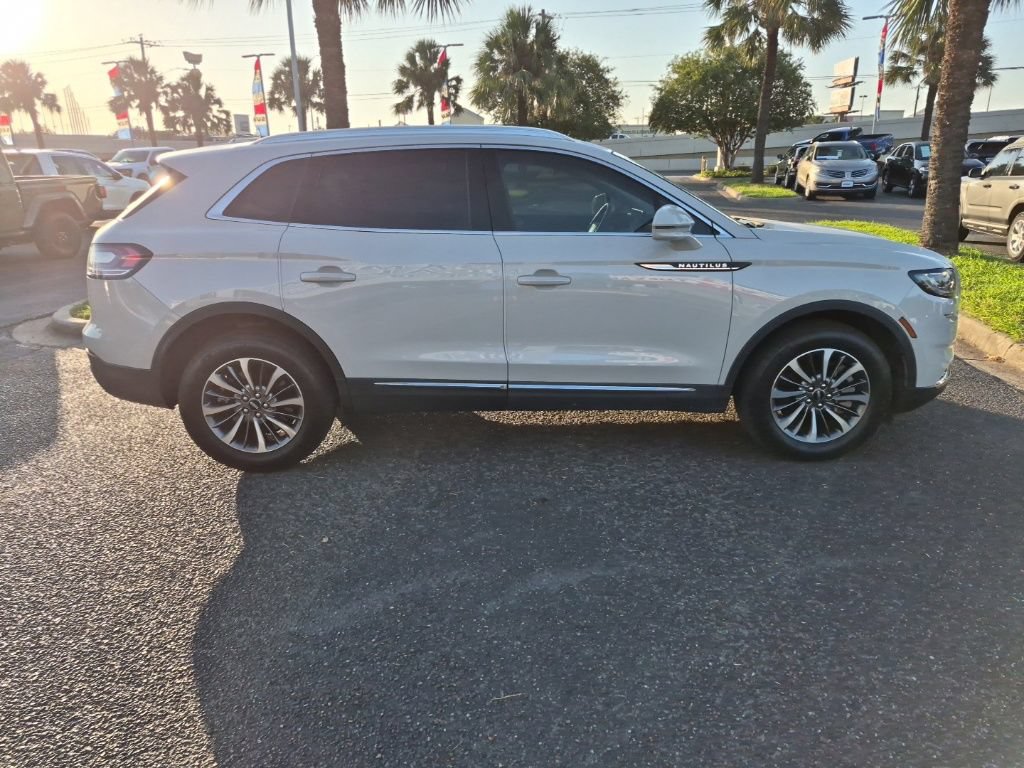 Used 2023 Lincoln Nautilus AWD w/ Premium Package image 6
