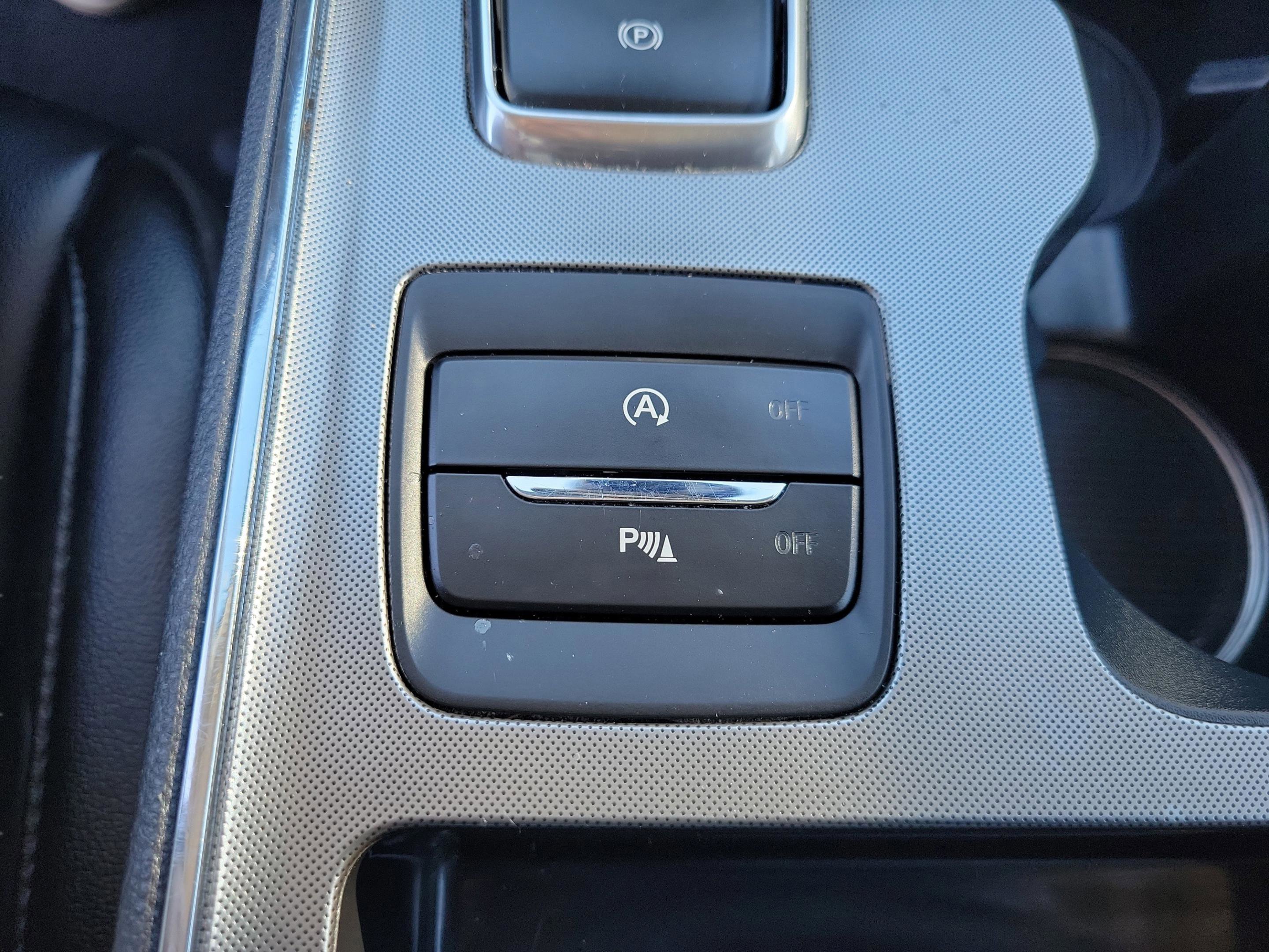 Used 2024 Ford Edge Titanium image 34