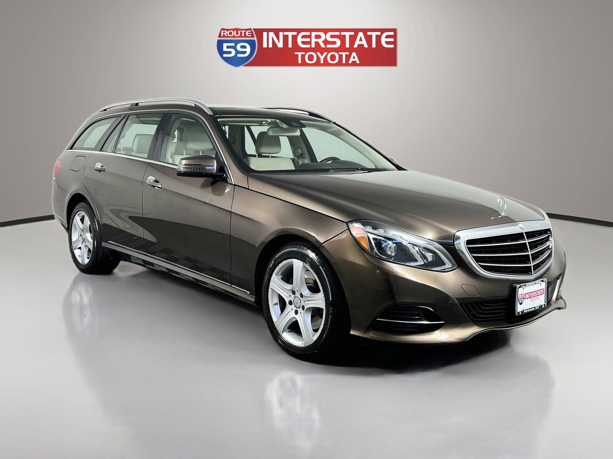 Used 2014 Mercedes-Benz E 350 4MATIC Wagon image 1