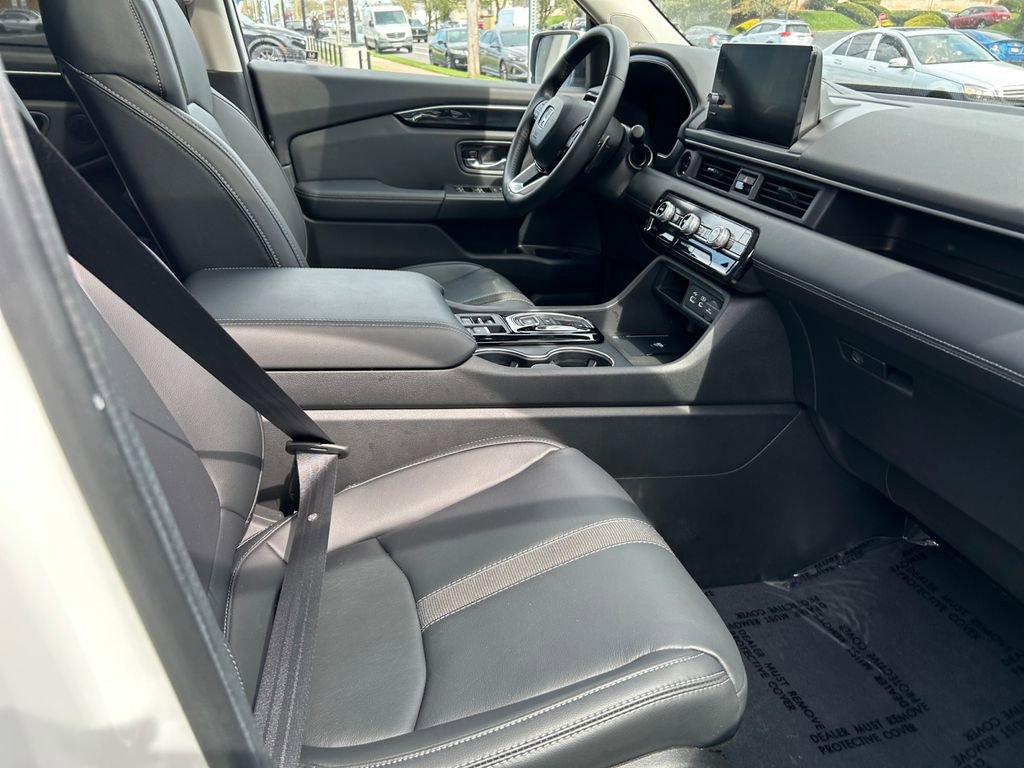 Used 2025 Honda Pilot Touring image 30