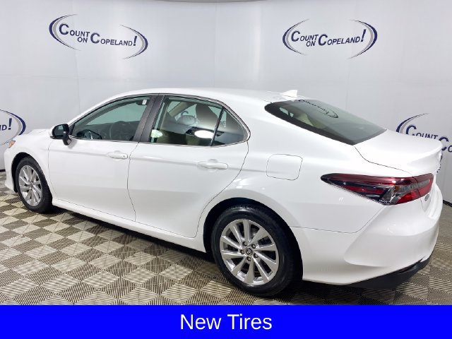 Used 2021 Toyota Camry LE w/ Cold Weather Package FWD image 5