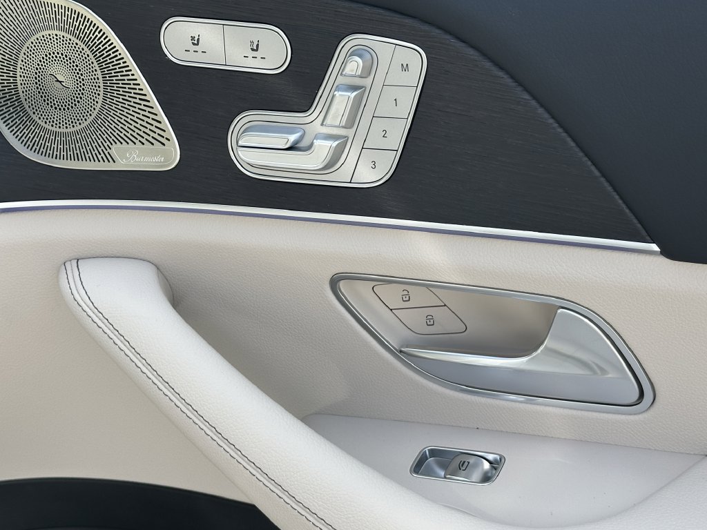 New 2026 Mercedes-Benz GLS 450 4MATIC image 17