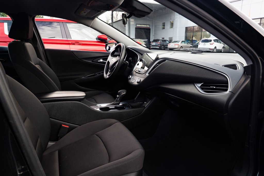Used 2023 Chevrolet Malibu LT image 24