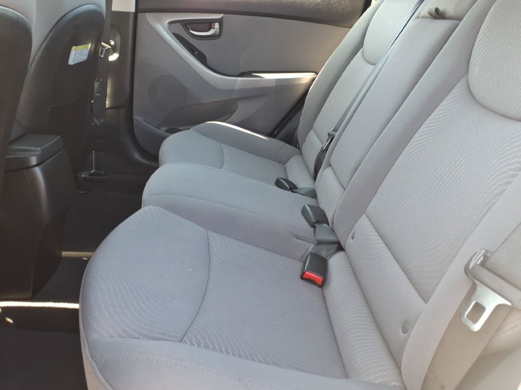 Used 2015 Hyundai Elantra SE w/ Option Group 02 FWD image 16