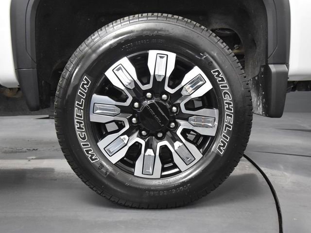 Used 2025 GMC Sierra 3500 Denali image 16