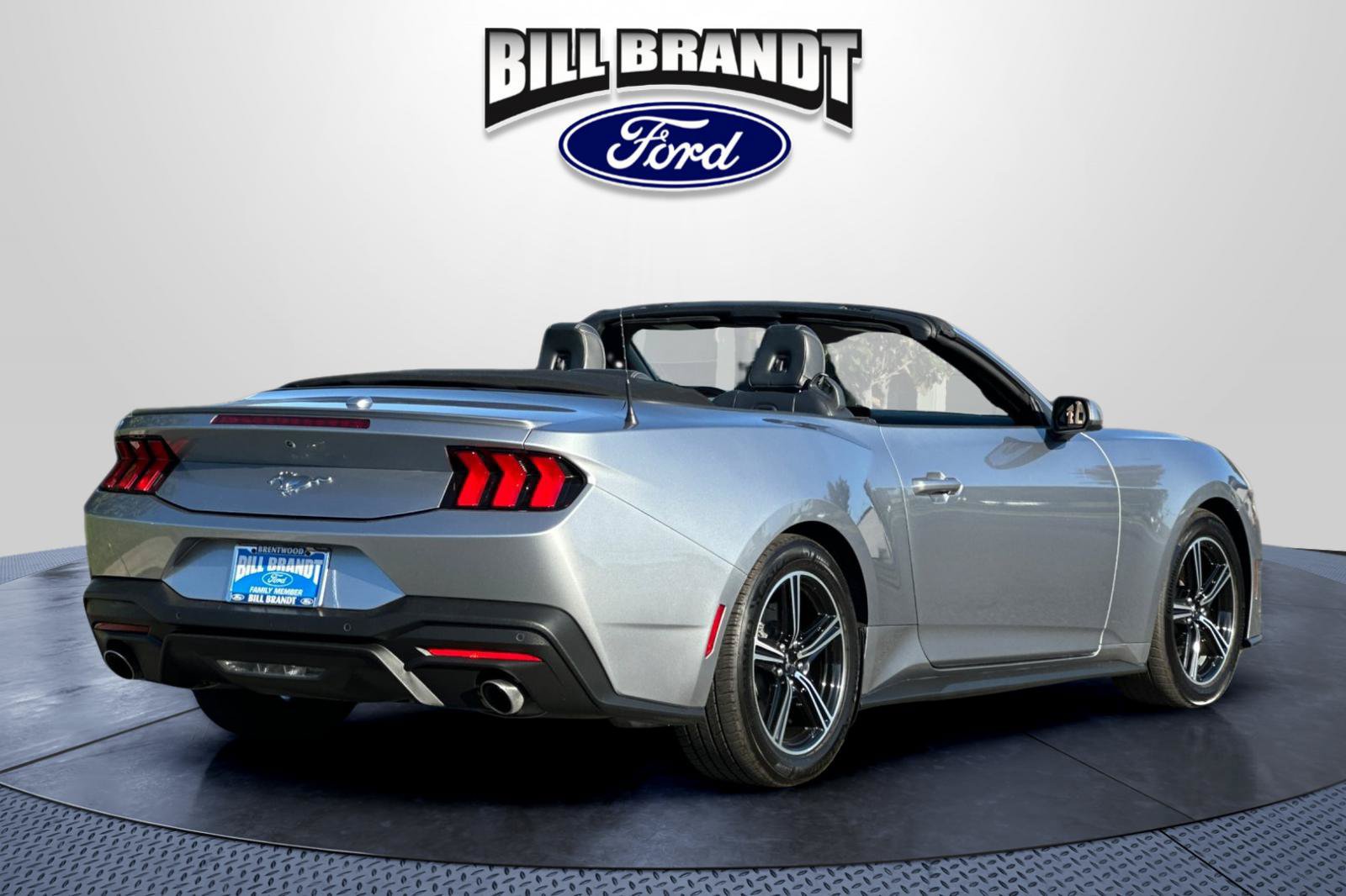 Used 2025 Ford Mustang Premium RWD image 4