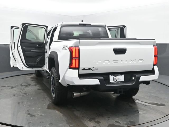 Used 2025 Toyota Tacoma TRD Off-Road AWD/4WD image 56
