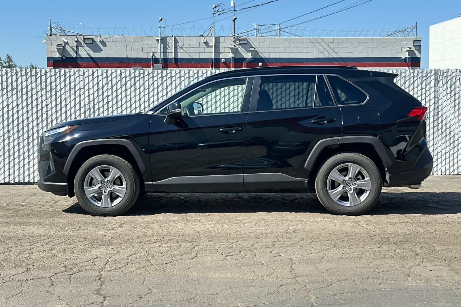 Used 2025 Toyota RAV4 XLE w/ Convenience Package AWD/4WD image 6