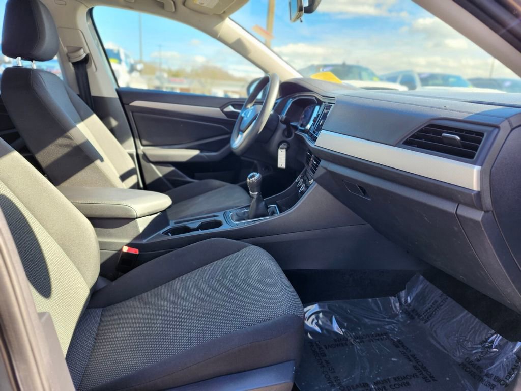 Used 2019 Volkswagen Jetta S image 9