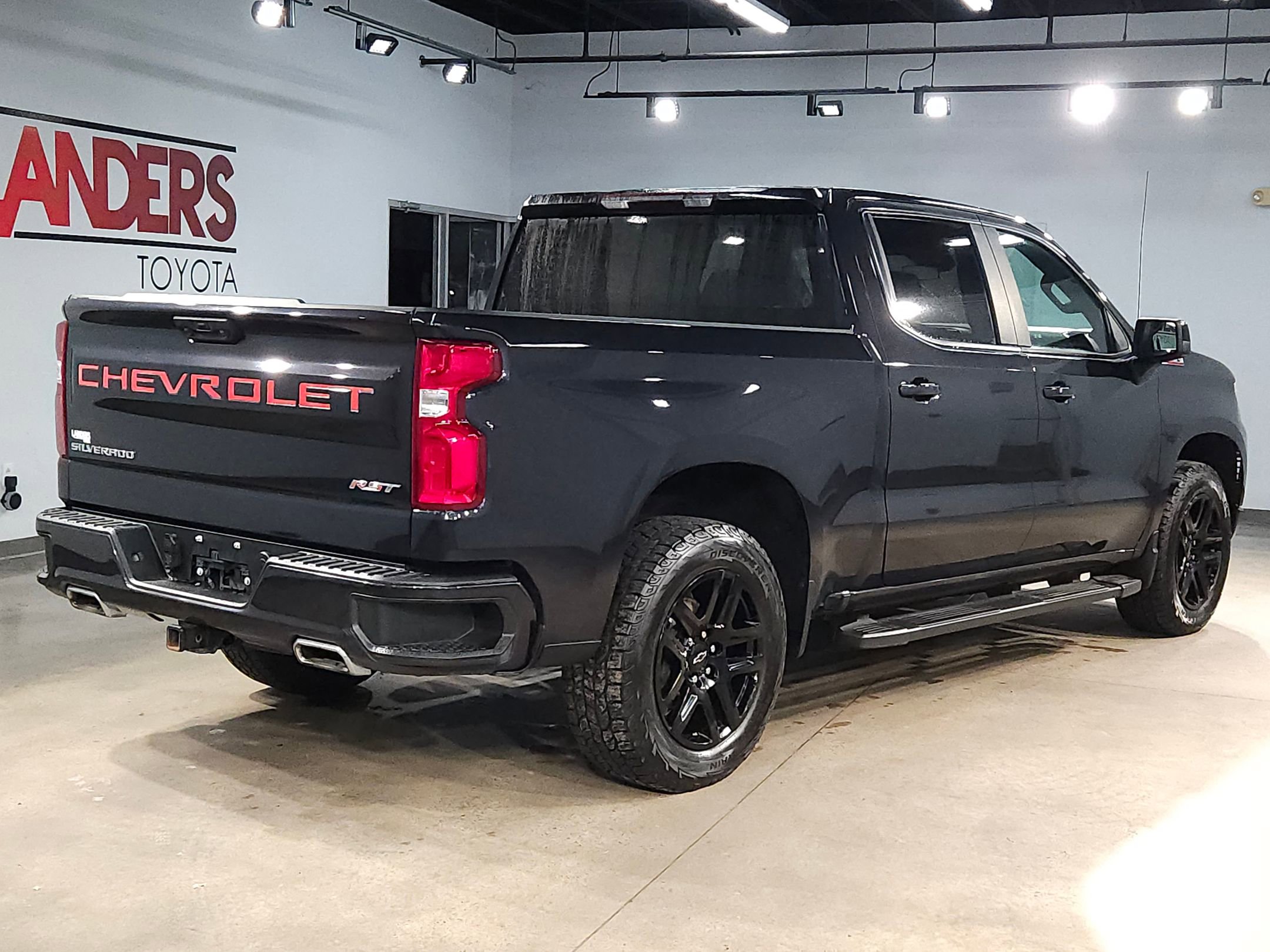 Used 2022 Chevrolet Silverado 1500 RST image 7