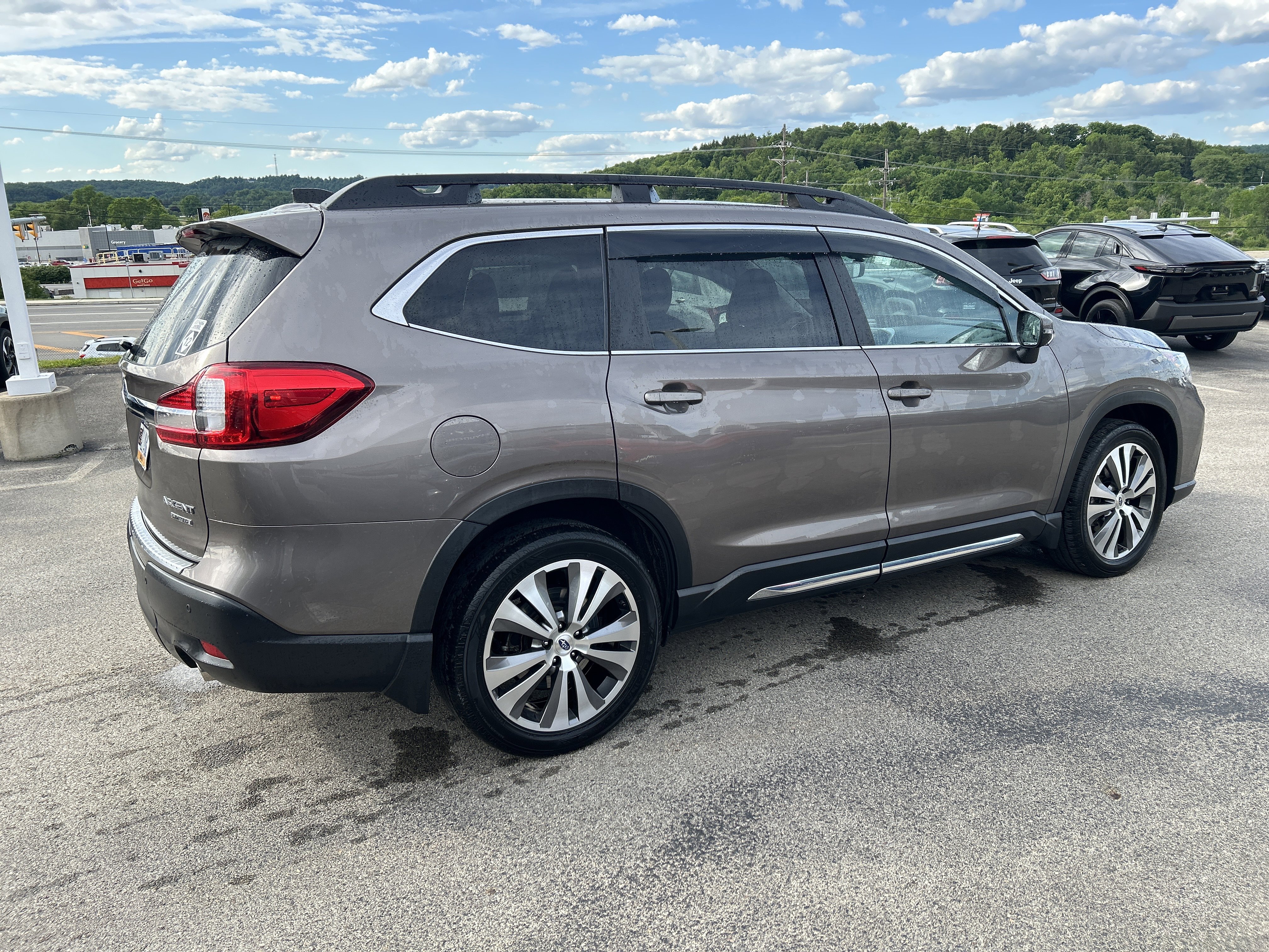 Used 2022 Subaru Ascent Limited w/ Technology Package AWD/4WD image 4