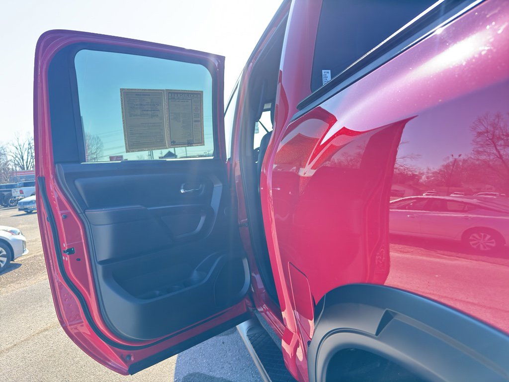 Used 2020 Nissan Titan PRO-4X w/ Pro-4x Convenience Package image 19
