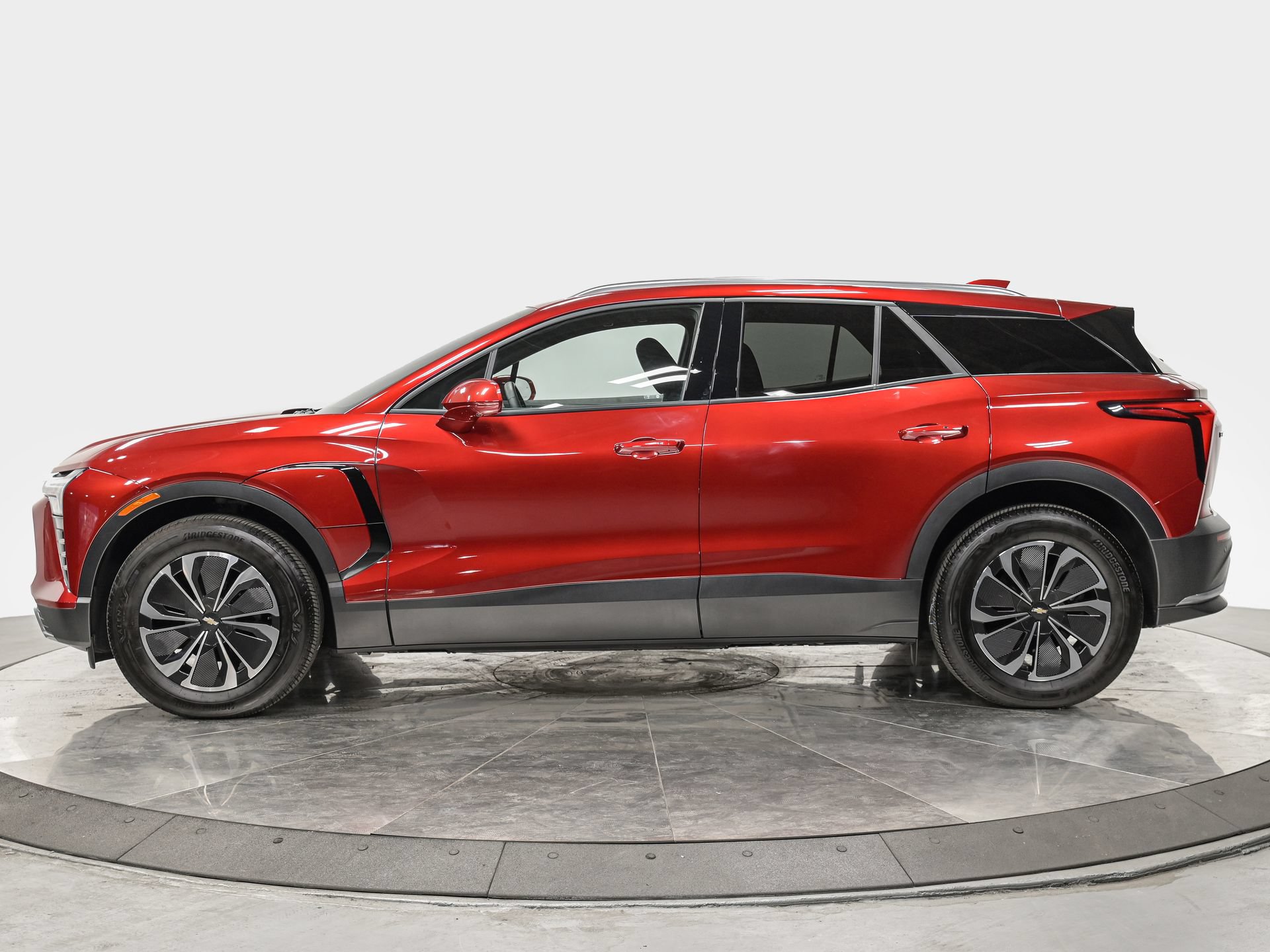 Used 2024 Chevrolet Blazer EV LT AWD/4WD image 2