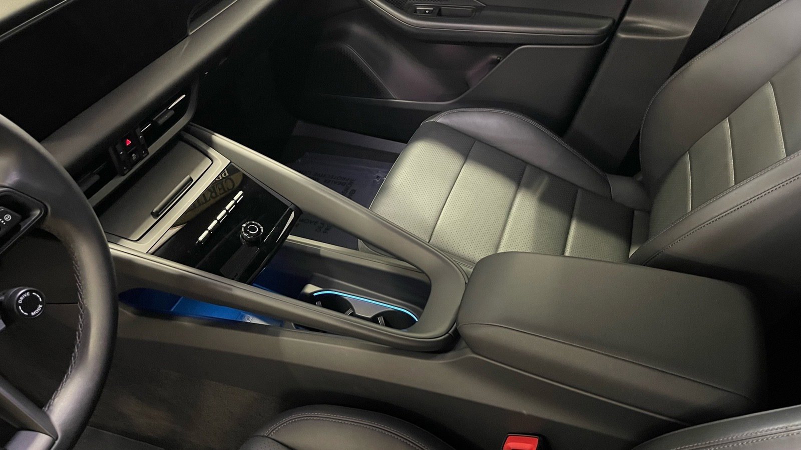 Used 2025 Porsche Macan Electric image 30