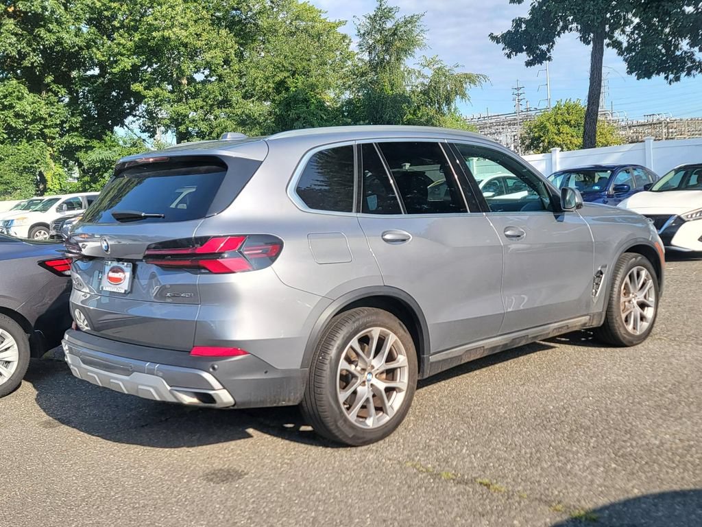 Used 2024 BMW X5 xDrive40i w/ Parking Assistance Package AWD/4WD image 9