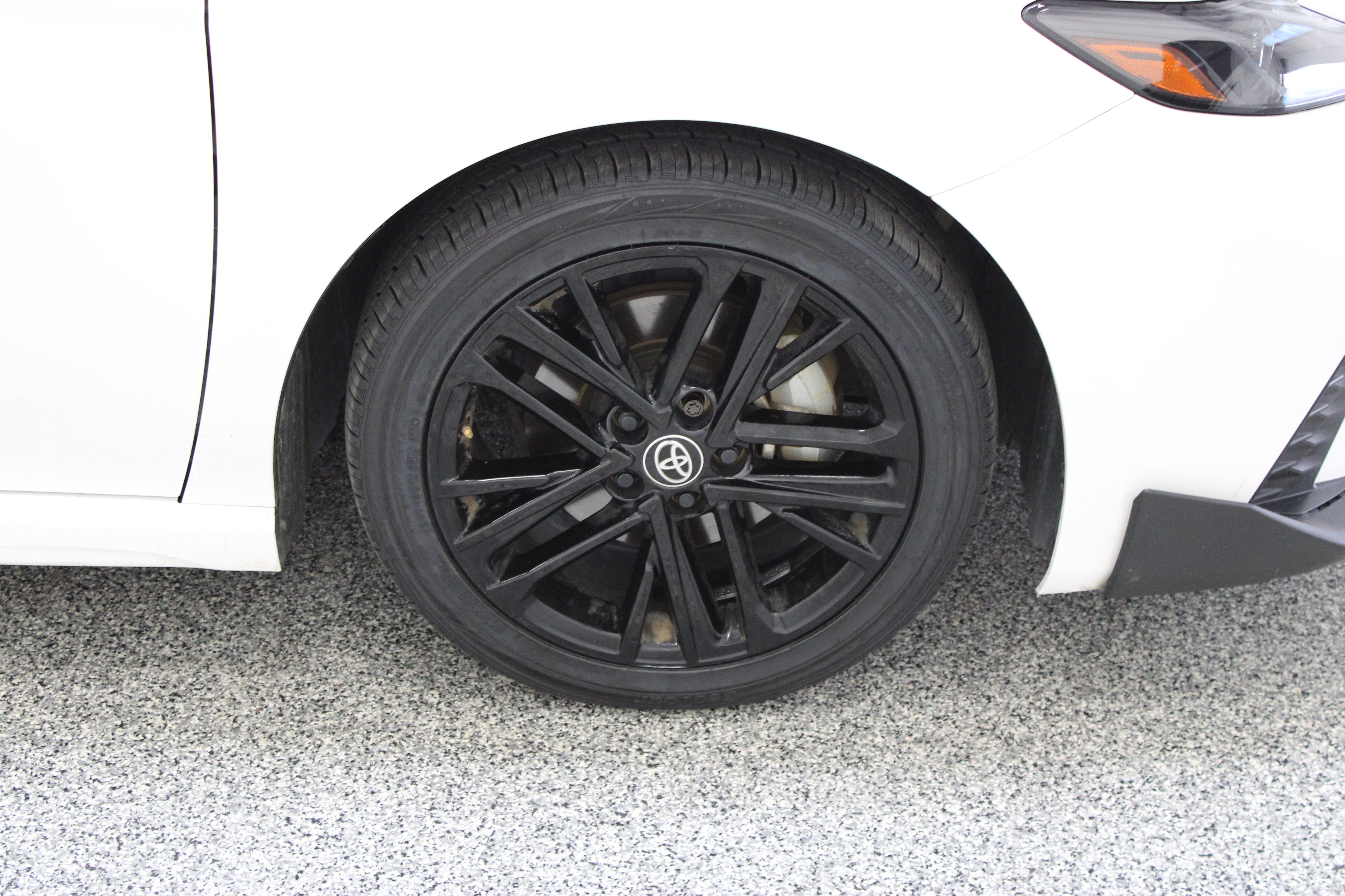 Used 2025 Toyota Camry SE FWD image 5