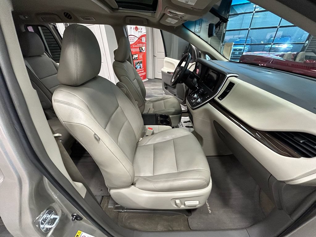 Used 2017 Toyota Sienna XLE w/ XLE Navigation Package FWD image 42