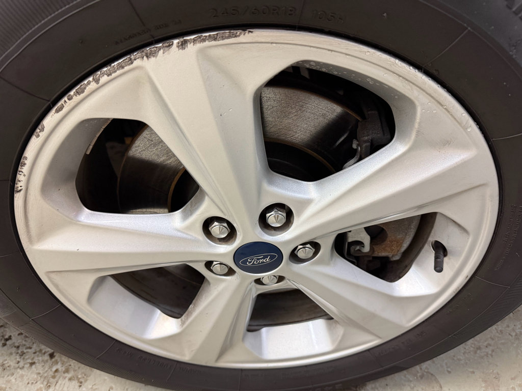 Used 2019 Ford Edge SE image 35