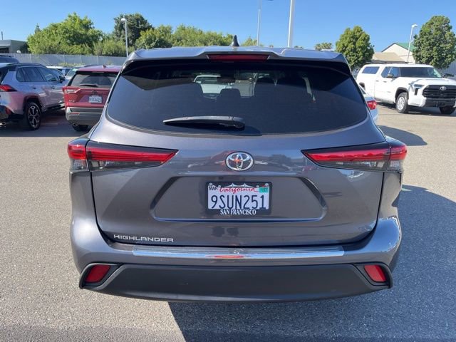 Used 2023 Toyota Highlander L FWD image 6