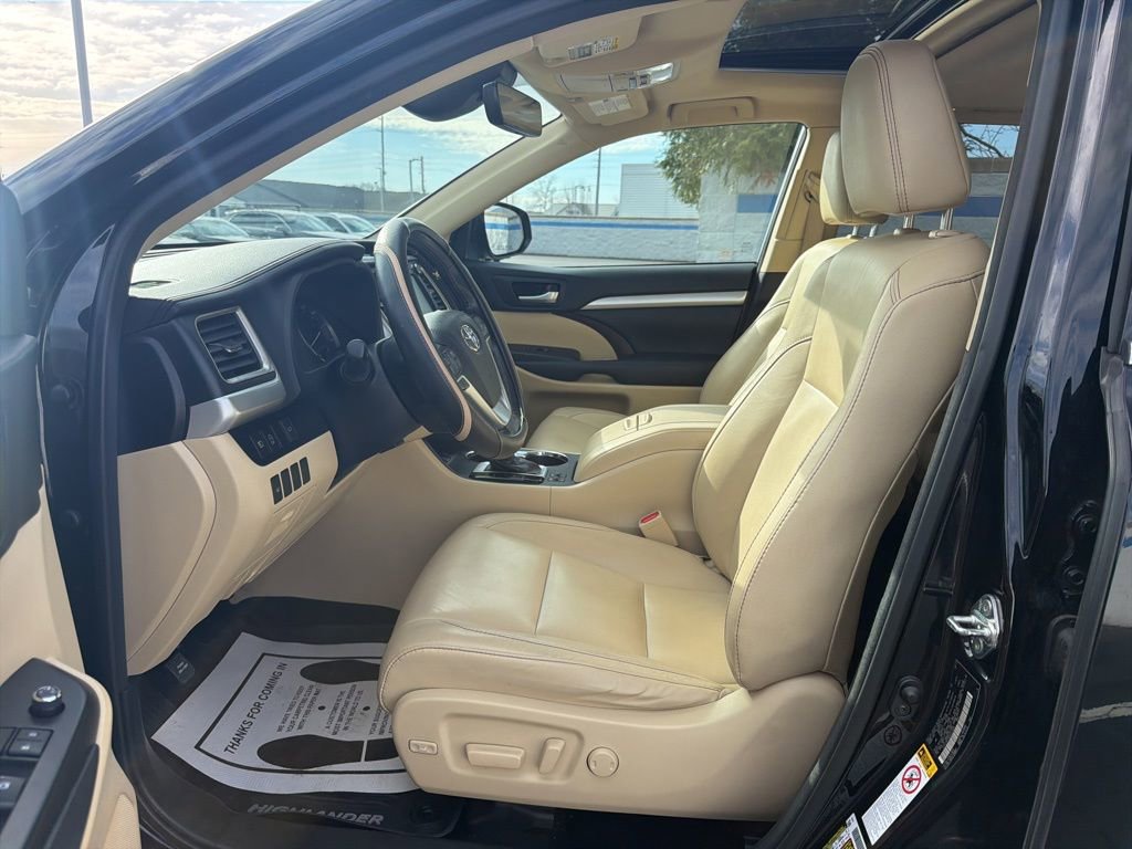 Used 2017 Toyota Highlander XLE image 17