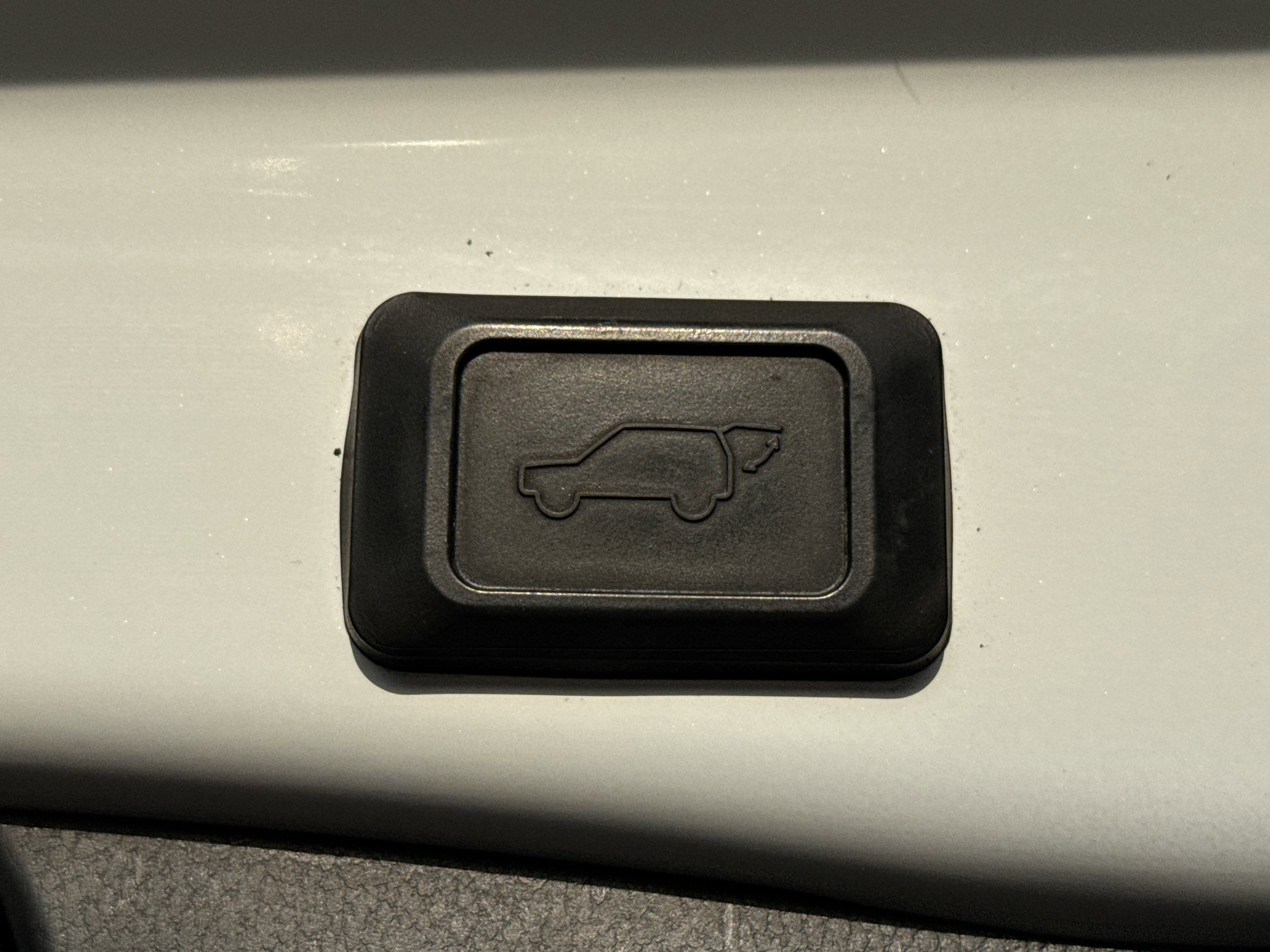 Used 2021 Toyota RAV4 XLE Premium image 13