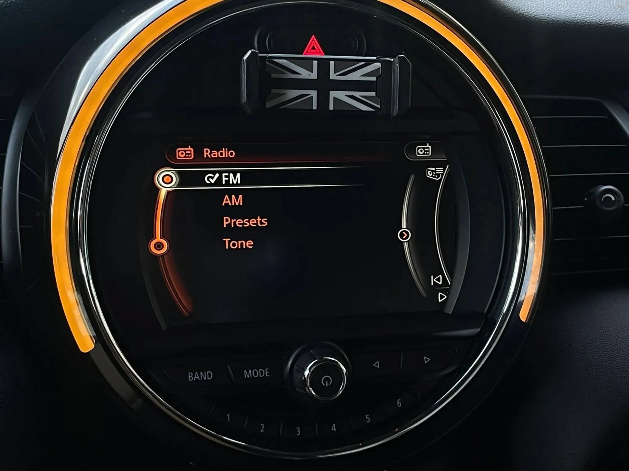 Used 2018 MINI Cooper 4-Door Hardtop FWD image 28