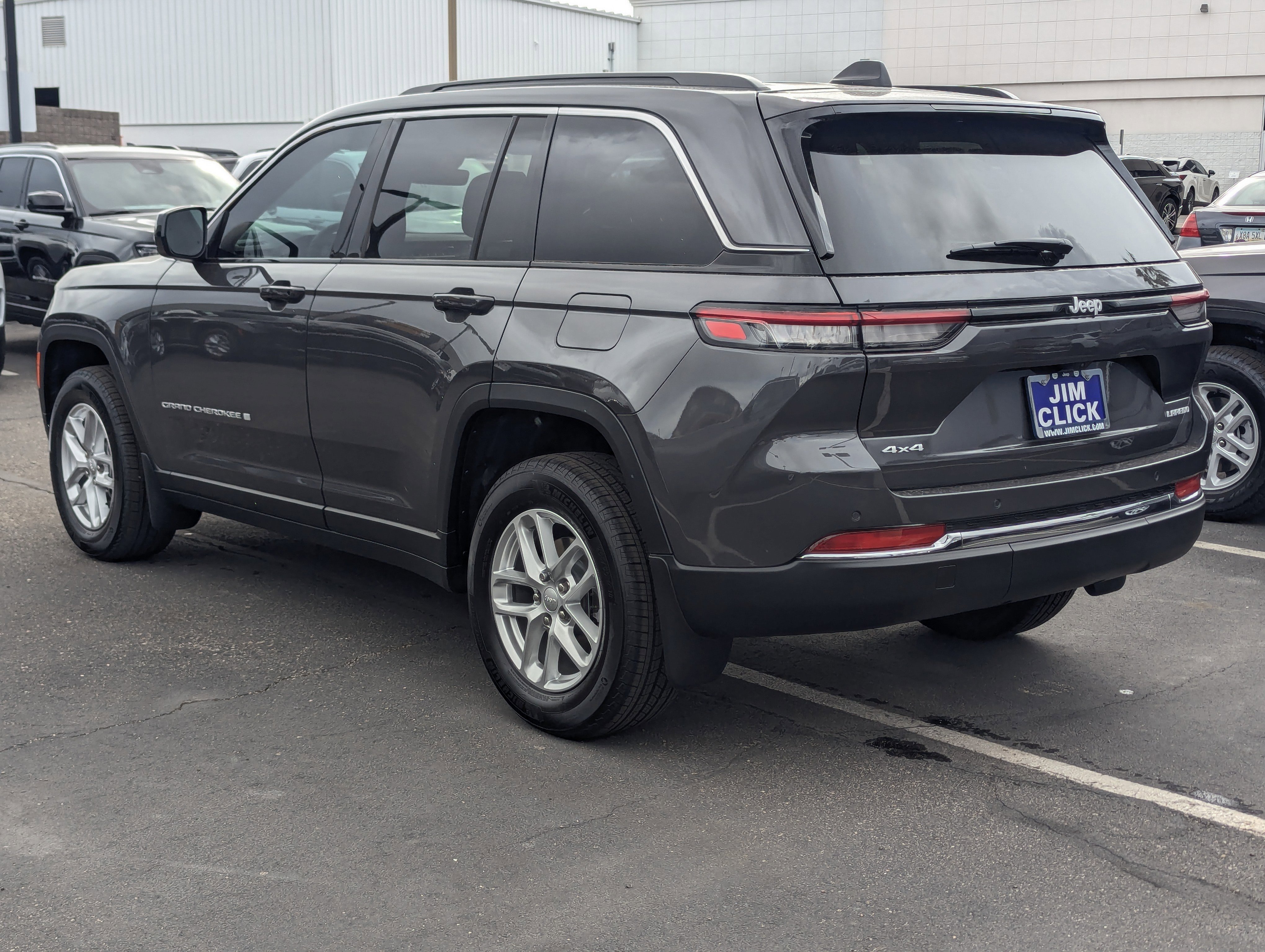 New 2025 Jeep Grand Cherokee Laredo X w/ Luxury Tech Group I image 4