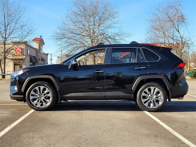 Used 2019 Toyota RAV4 Limited image 2